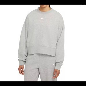 Nike sportswear essentials boxy cut crew